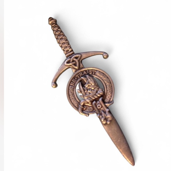 Other - Kilt Pin “Be Traist”